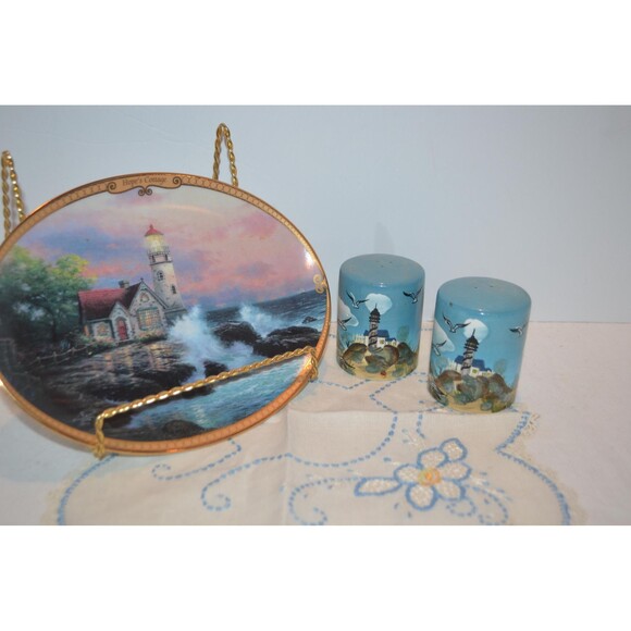 Lighthouse Collectibles Salt Pepper and Hopes Cottage Plate - Picture 2 of 5